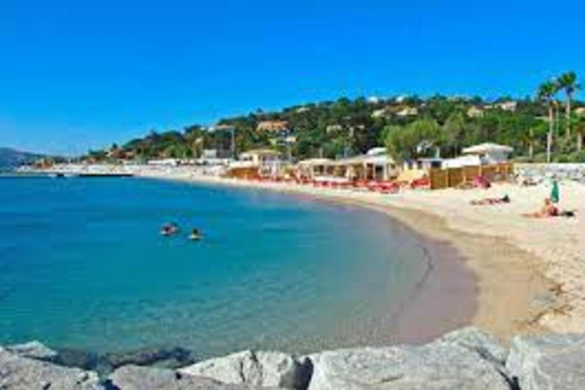 Nice Apt In Front Of The Marina In Grimaud Extérieur photo